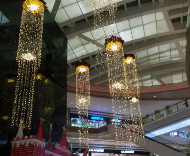 Customizable mall hanging decorative light