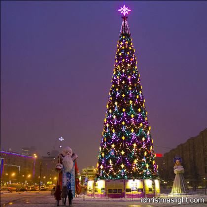 Lighted commercial outdoor Christmas tree
