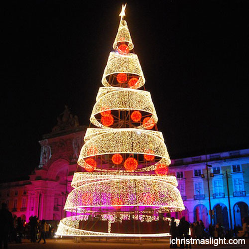 outdoor spiral christmas tree