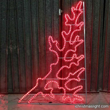 Pole mounted red outdoor Christmas lights
