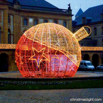 Outdoor large lighted Christmas balls
