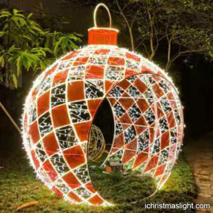 Large LED lighted outdoor Christmas balls