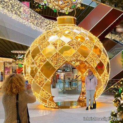 Christmas decorative big golden light ball