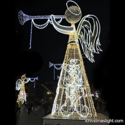 Extra large outdoor light up angels