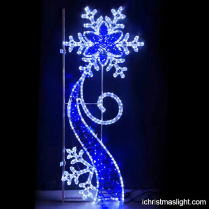 Large snowflake decorations for poles