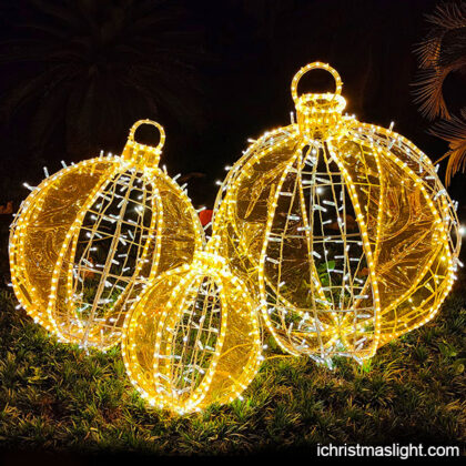 LED lighted Christmas balls for outside